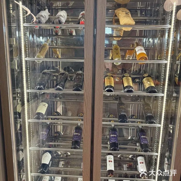 圣诞季约会 艾特饭搭子梧桐树下温暖滋味