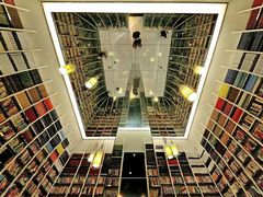 -钟书阁(松江泰晤士小镇店)