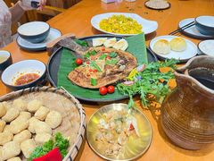 -老滇山寨•云南特色菜•地方菜•民族风情歌舞表演(金碧店)