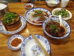 -杨三孃跷脚牛肉(西外棕榈岛店)