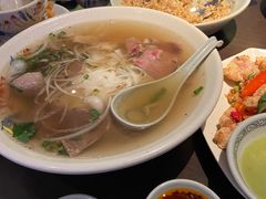 -大头虾越式风味餐厅(光明广场店)