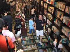 -钟书阁(松江泰晤士小镇店)