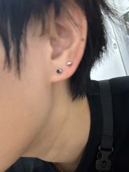 -AI艾耳·专业手工耳洞·穿孔美学馆