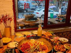 -四小区火锅·巷子里的重庆火锅(花照壁店)