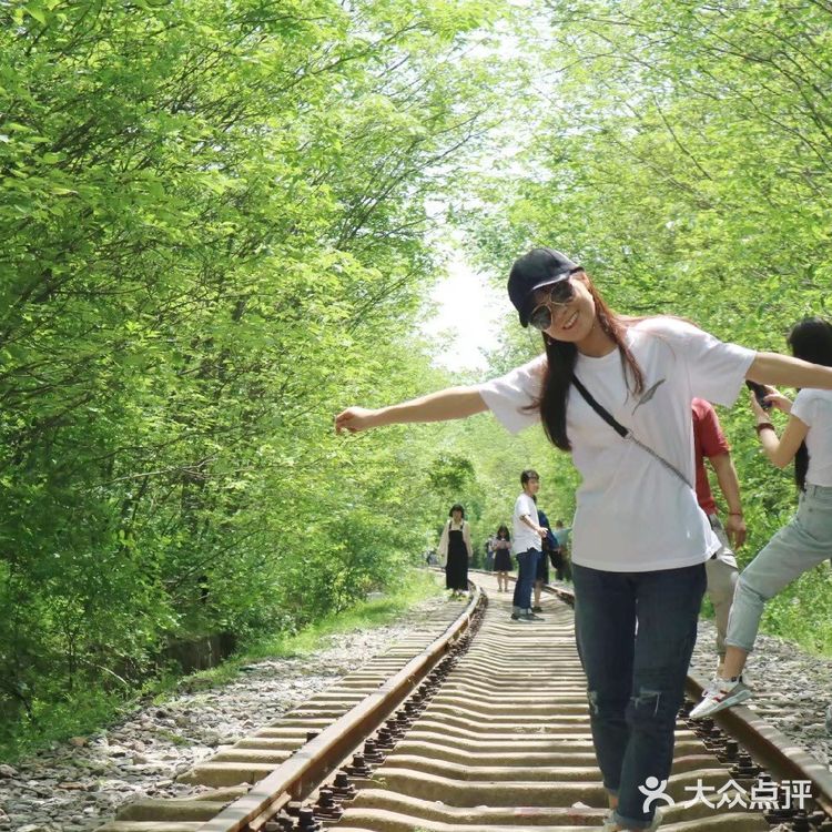 南京的爱情隧道，顾名思义，所以特别推荐情侣一起去游玩