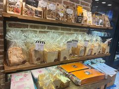 -红跑车蛋糕世界(网巾市店)