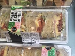 -85度C(生甜甜圈研究工坊·上海平凉店)