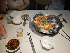 -老王全牛宴·鲜牛肉牛杂火锅(总店)