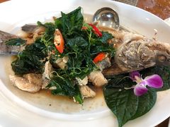 -Chom Cafe and Restaurant