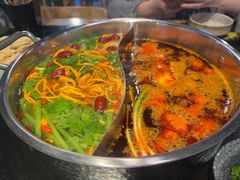 -鹿鸣山草本茶香火锅(园西路店)