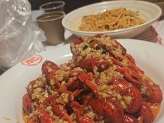 -肥肥虾庄·金牌油焖大虾(汉街SKP店)