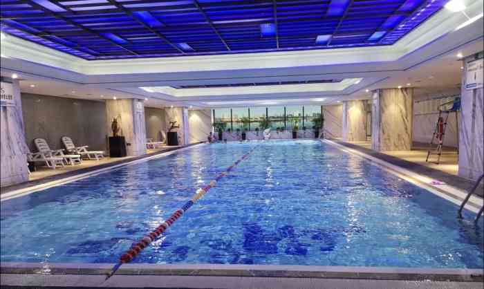 并州饭店·康体部(游泳馆)-"买了早上的晨练票,7:30到了开始人不是.