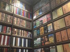 -钟书阁(群光广场店)