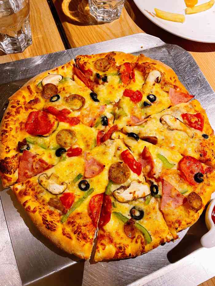 乌巢比萨(花乡奥莱店)-"突然间想吃披萨了 乌巢披萨物有所值! .