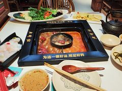 -老牌坊云南鱼豆花火锅(哈西万达店)