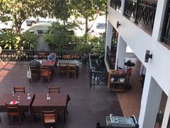 -Neary Khmer Restaurant