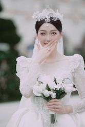 -现代经典婚纱摄影