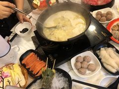 -鲜入围煮花胶鸡海鲜火锅