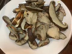 -菌之家·专业纯野生菌火锅·特色炒菌