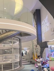 -MINI MARS 移动的空间站乐园·餐饮·派对(浦东金桥店)