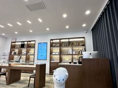 -三目眼镜·蔡司视觉合作店(青浦宝龙店)