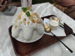 榴莲肉加榴莲冰淇淋-丹礼糖甜品