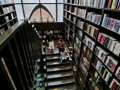 -钟书阁(松江泰晤士小镇店)