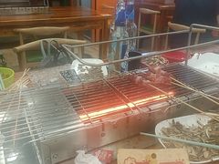 -哈尔滨小酒馆·鲜肉现穿自助烧烤(康新花园店)