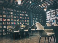 -钟书阁(松江泰晤士小镇店)