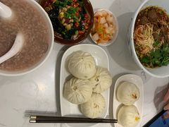 -李与白包子铺(桐梓林店)