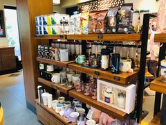 零售区-星巴克臻选(成都宽窄巷子店)