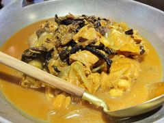 小鸡炖蘑菇-关东小磨东北菜(上海长风大悦城店)