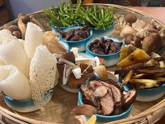 -菌自由丨野生菌火锅特色庭院餐厅(丽江古城店)