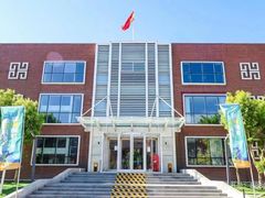 -中地华冠羽毛球俱乐部