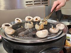 -围炉肉舍•炭烤活鳗•丹东海鲜烤肉(步行街店)