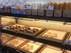 面包甜点陈列柜-Edore怡朵·甜点·蛋糕(骏东店)