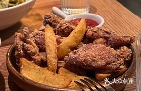 Lemongrass Lemon Chicken Wings with French Fries