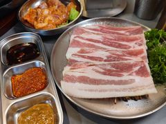 -围炉肉舍•炭烤活鳗•丹东海鲜烤肉(步行街店)