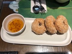 炸虾饼配泰国梅子酱-帕蓝·暹罗料理(大学路店)