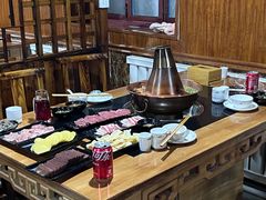 -果松木炭酸菜铜火锅·外婆参鸡汤