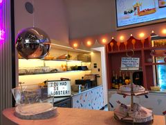 -Pinchy's Lobster & Champagne Bar