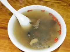 茶树菇乌鸡汤-澳门陈光记烧味饭店(南京德基广场店)