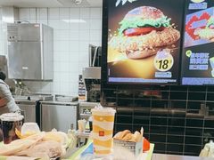 -麦当劳(凯德MALL太阳宫店)