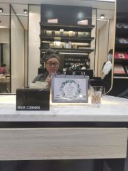 -HAIR CORNER