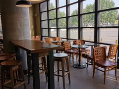 靠窗位-星巴克(北京通州九棵树西路店)