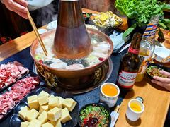 -果松木炭酸菜铜火锅·外婆参鸡汤