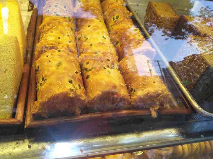 徐家铺子-"99徐家铺子买了五个泡芙 一个虎皮卷 ."-大众点评移动版