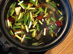 清汤养生锅底-陆记牛庄·碳锅龙虾烧烤(爱上花园店)