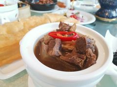 高汤萝卜焖牛坑腩-海湾壹品·粤菜·早茶·烤鸭(拱北店)