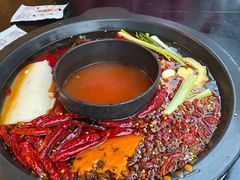-黄潇洒老火锅(九眼桥宏济巷店)